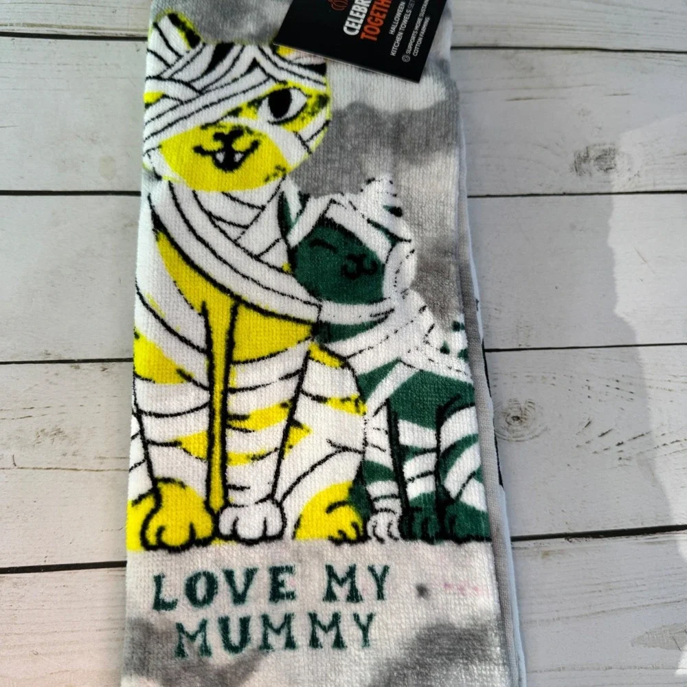 Celebrate Together Halloween Kitchen Towels Set 2 Love My Mummy Cats New‎